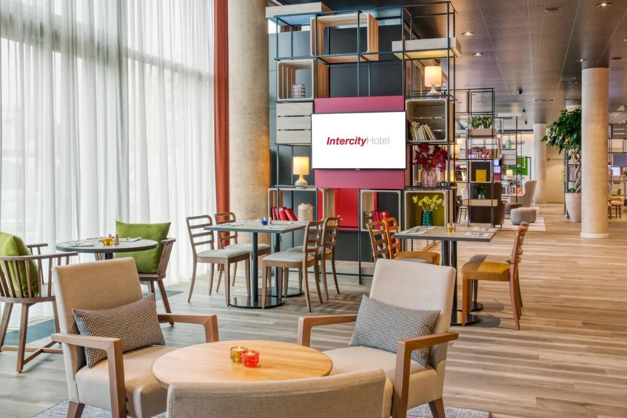 Отель Intercityhotel Zuerich Airport Рюмланг