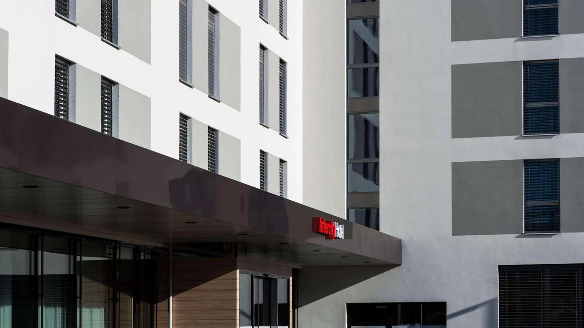 Intercityhotel Zuerich Airport Рюмланг Отель