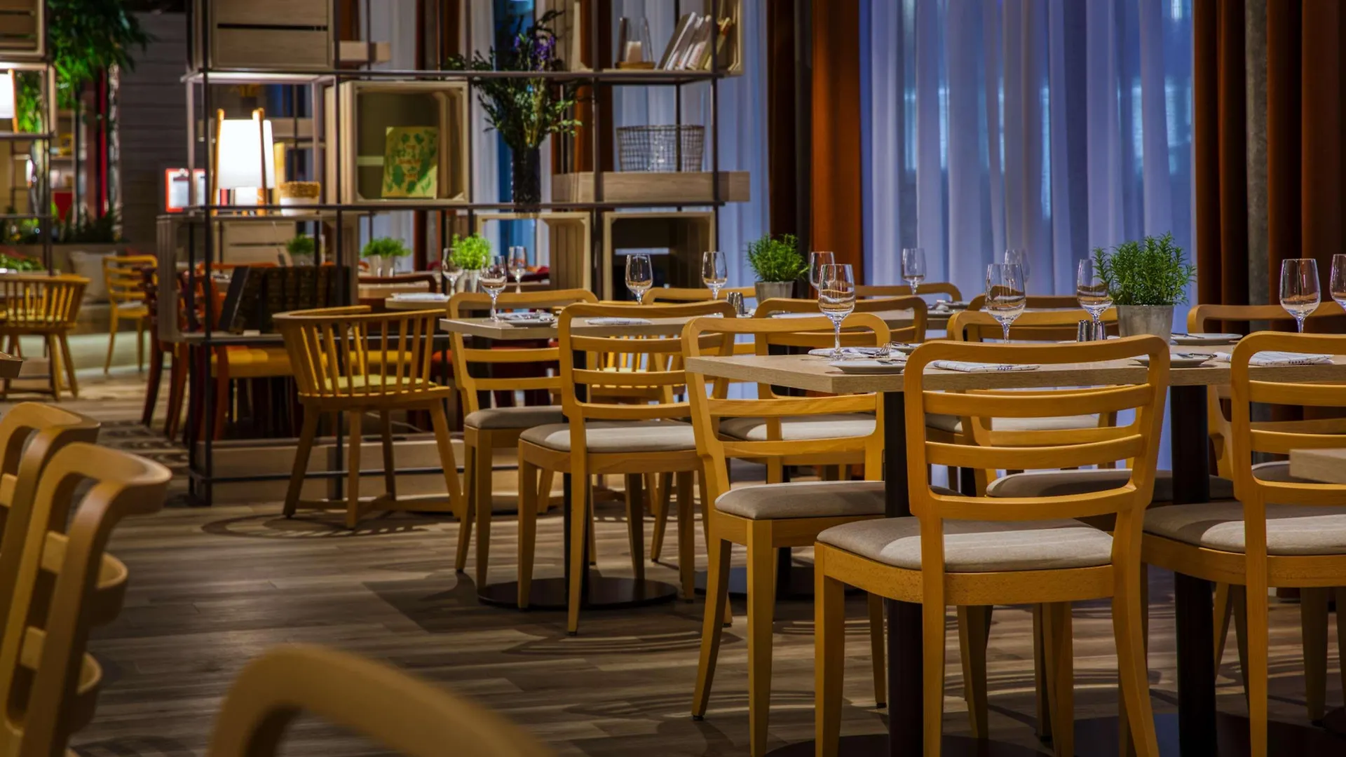 Intercityhotel Zuerich Airport Рюмланг 4*,