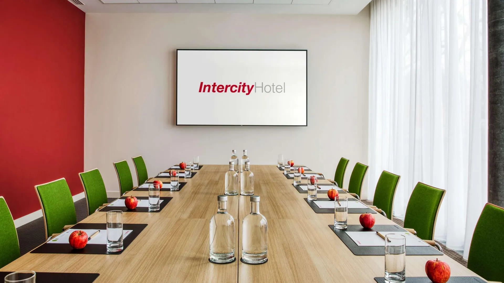 Intercityhotel Zuerich Airport Рюмланг 4*,  Швейцария