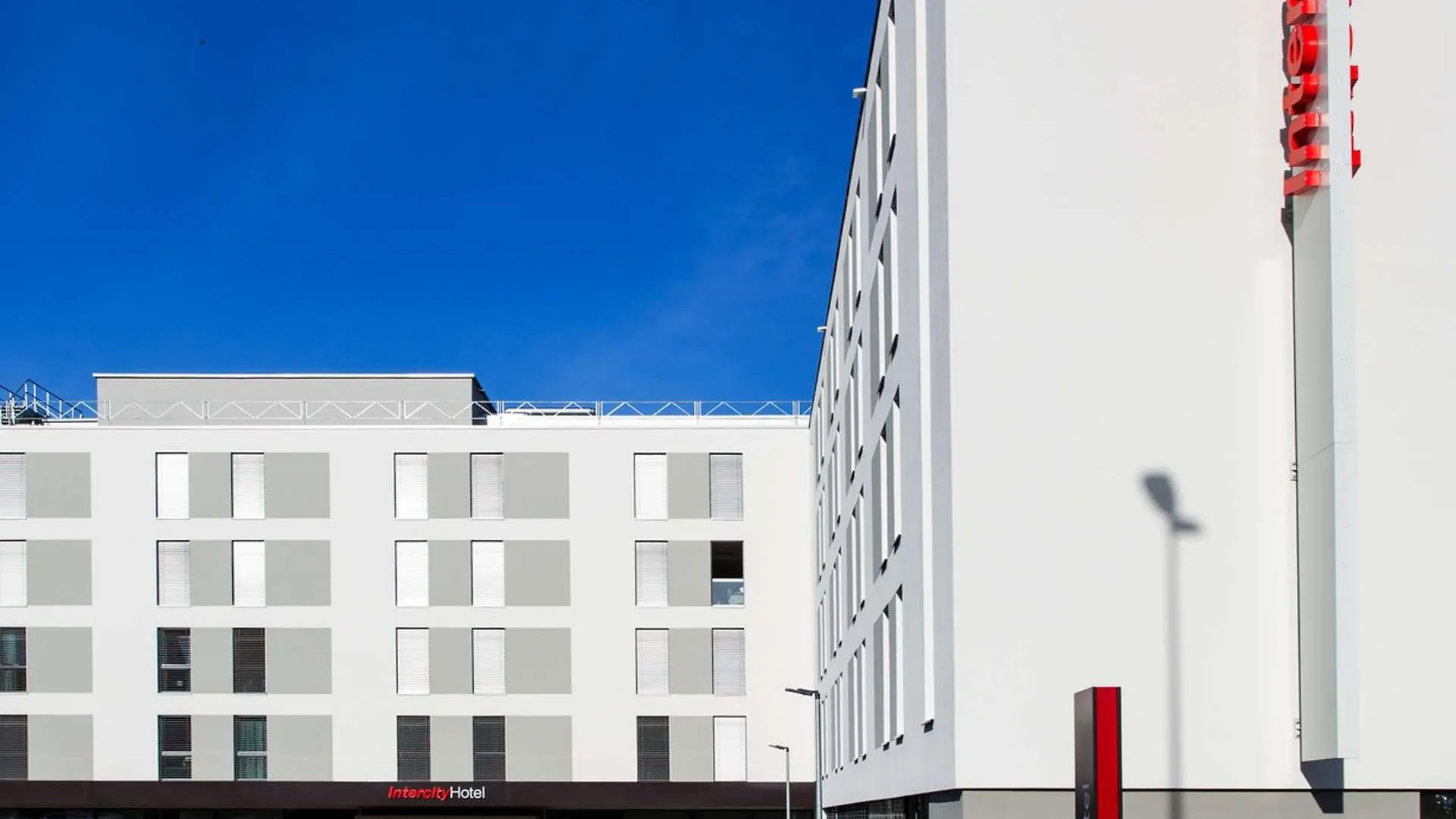 Intercityhotel Zuerich Airport Рюмланг 4*,
