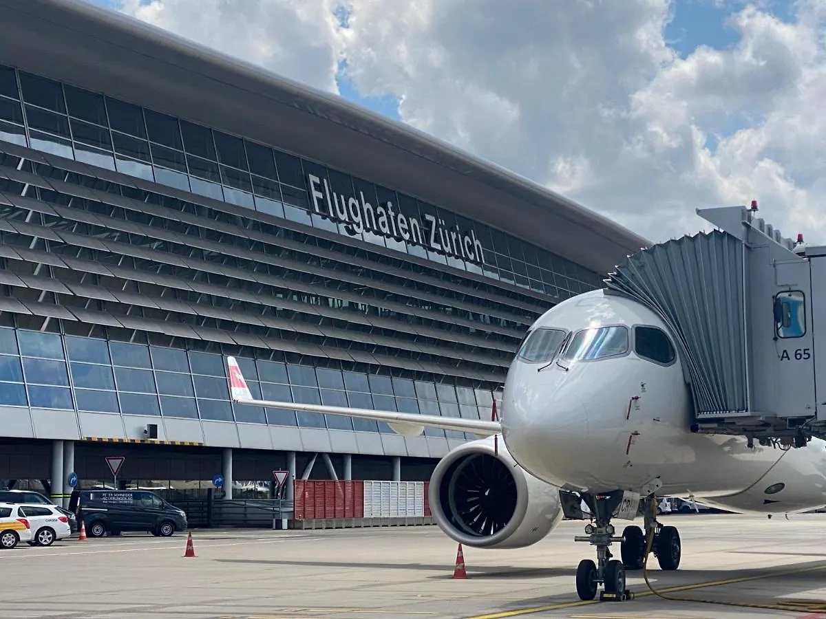 Отель Intercityhotel Zuerich Airport Рюмланг
