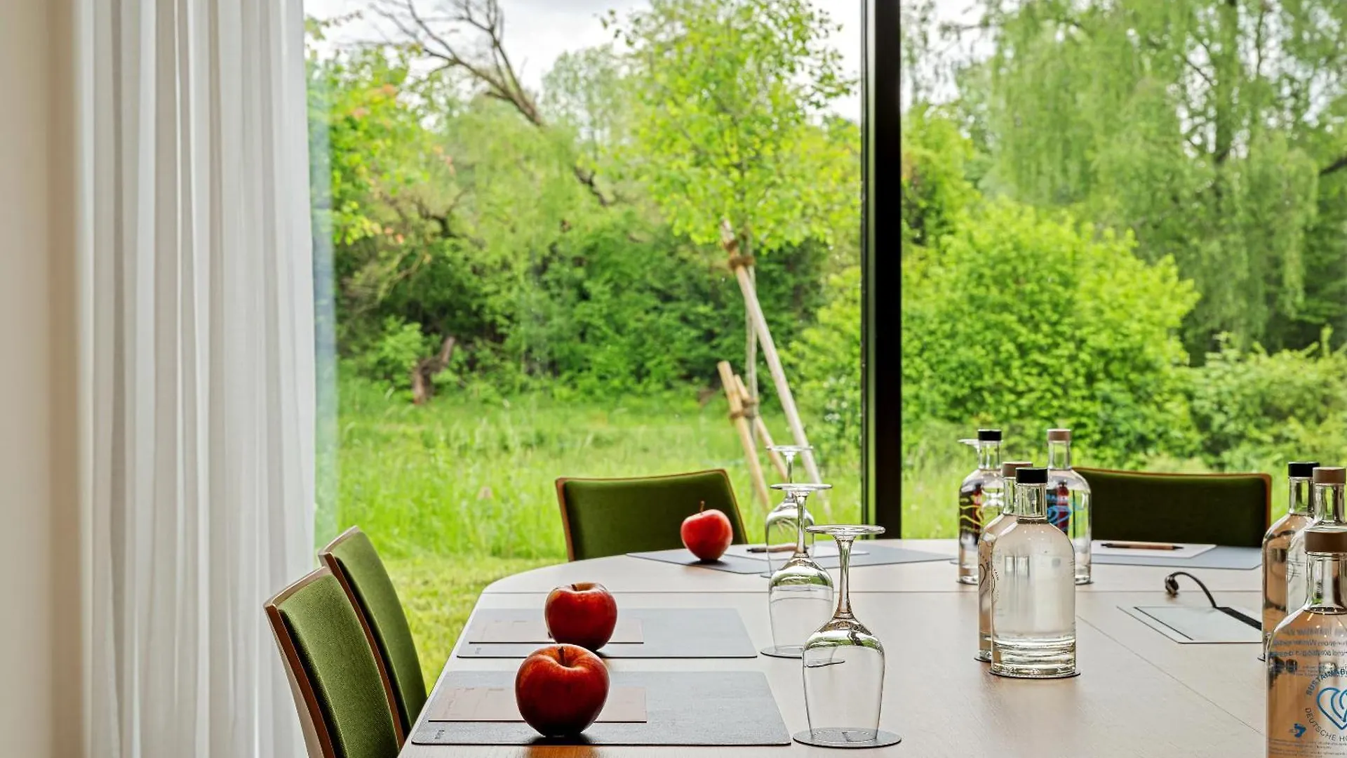 Отель Intercityhotel Zuerich Airport Рюмланг