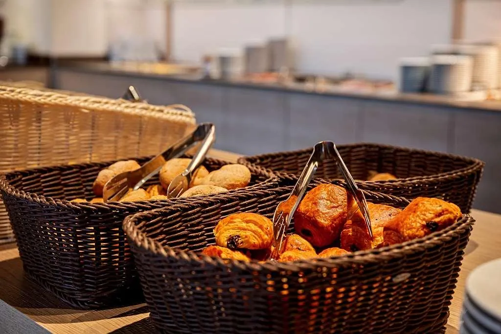 Intercityhotel Zuerich Airport Рюмланг